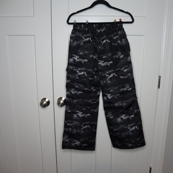 NWT-Zero Xposure Black Camo Snow pants-Kid size 10/12 - Picture 3 of 3